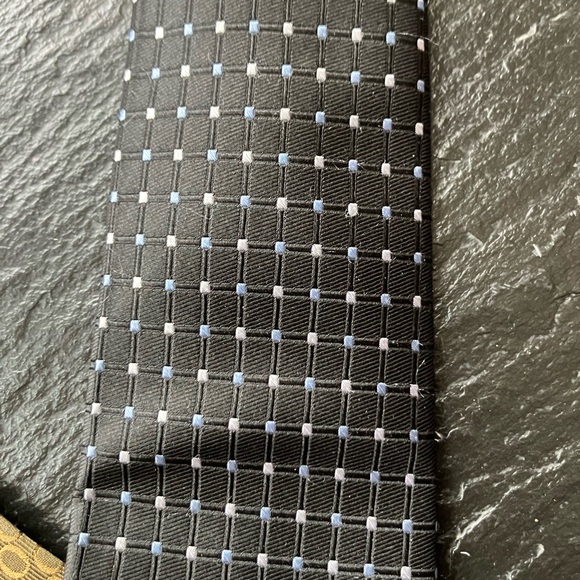 2 pc. Bundle 💯Silk Ties - Picture 6 of 7